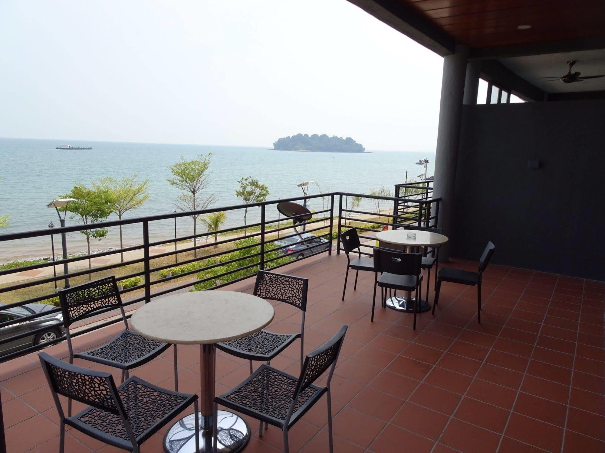 Bayfront Hotel Port Dickson Exterior photo